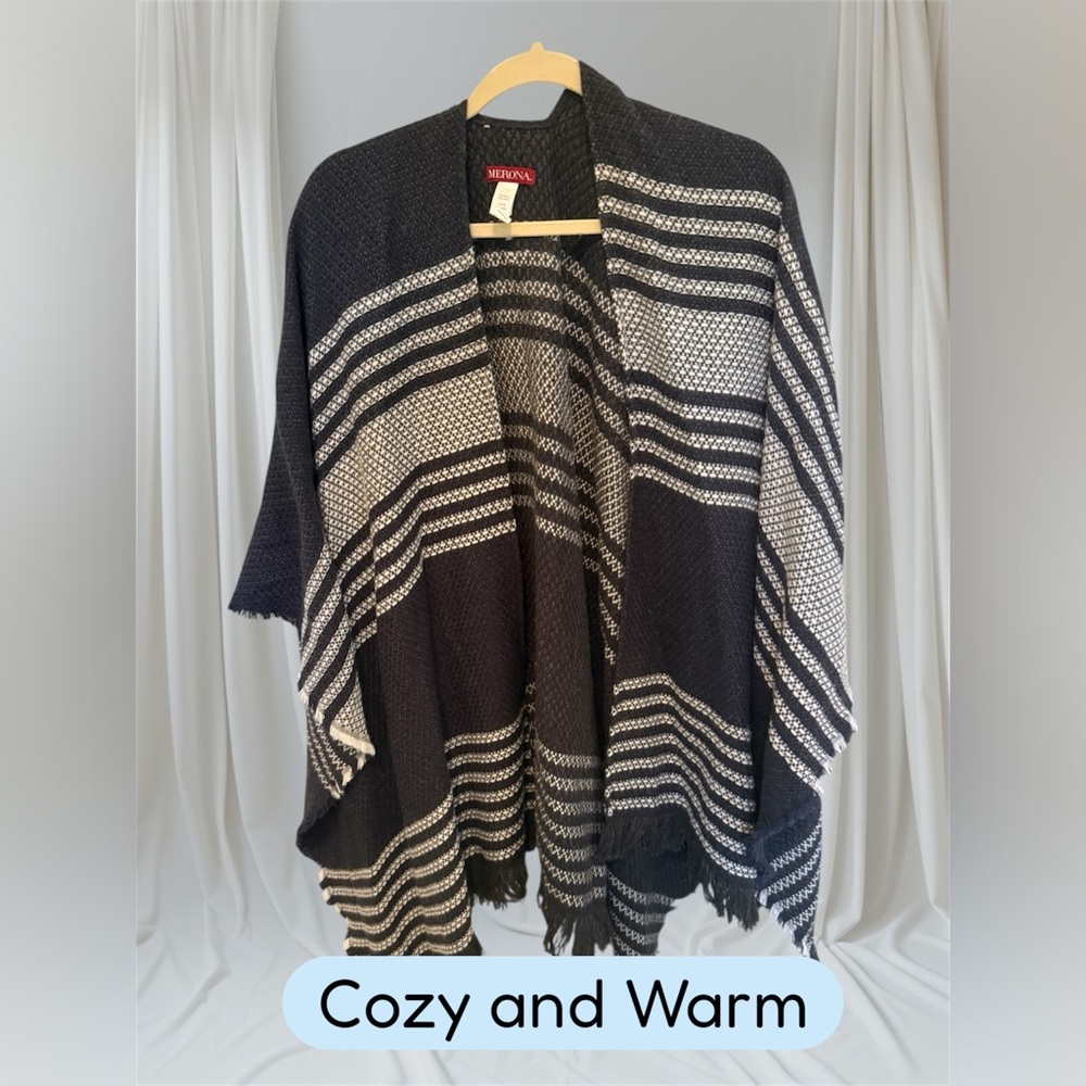 EUC. Merona Navy Blue White Stripe Knit Poncho Cape One Size